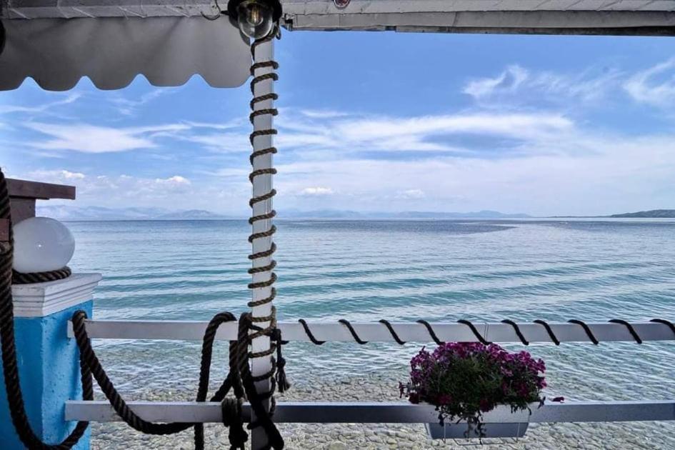 Aparthotel Ionian Mare Agios Ioannis Peristerion Exterior foto