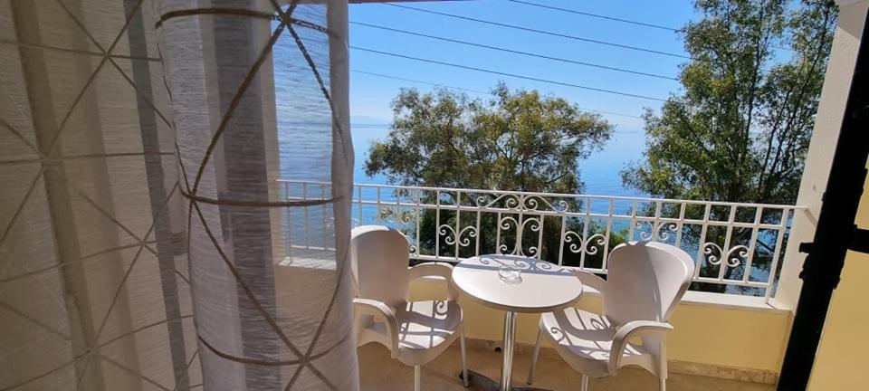 Aparthotel Ionian Mare Agios Ioannis Peristerion Exterior foto