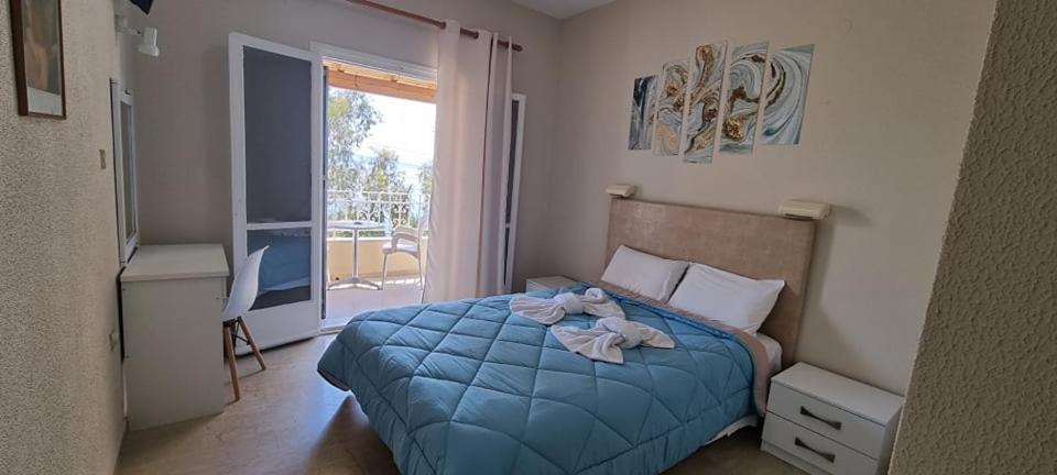 Aparthotel Ionian Mare Agios Ioannis Peristerion Exterior foto