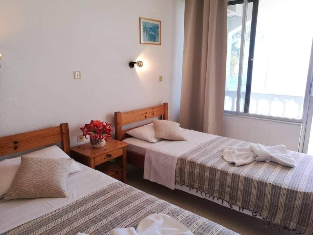 Aparthotel Ionian Mare Agios Ioannis Peristerion Exterior foto