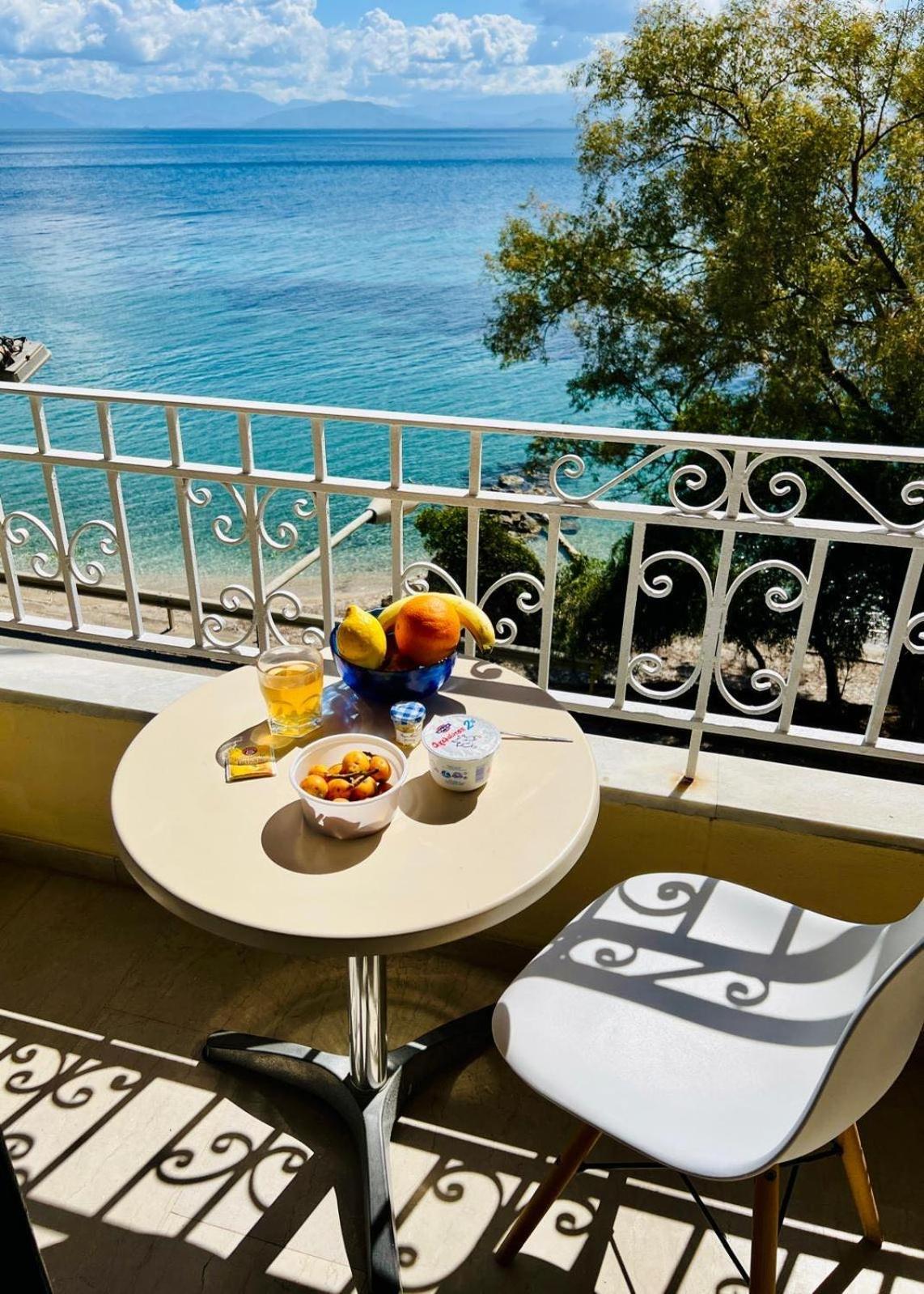 Aparthotel Ionian Mare Agios Ioannis Peristerion Exterior foto