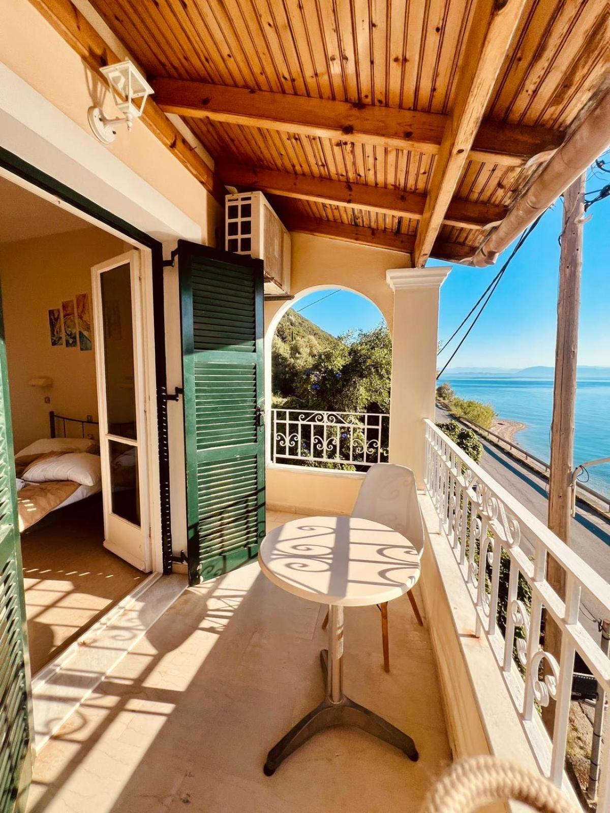 Aparthotel Ionian Mare Agios Ioannis Peristerion Exterior foto